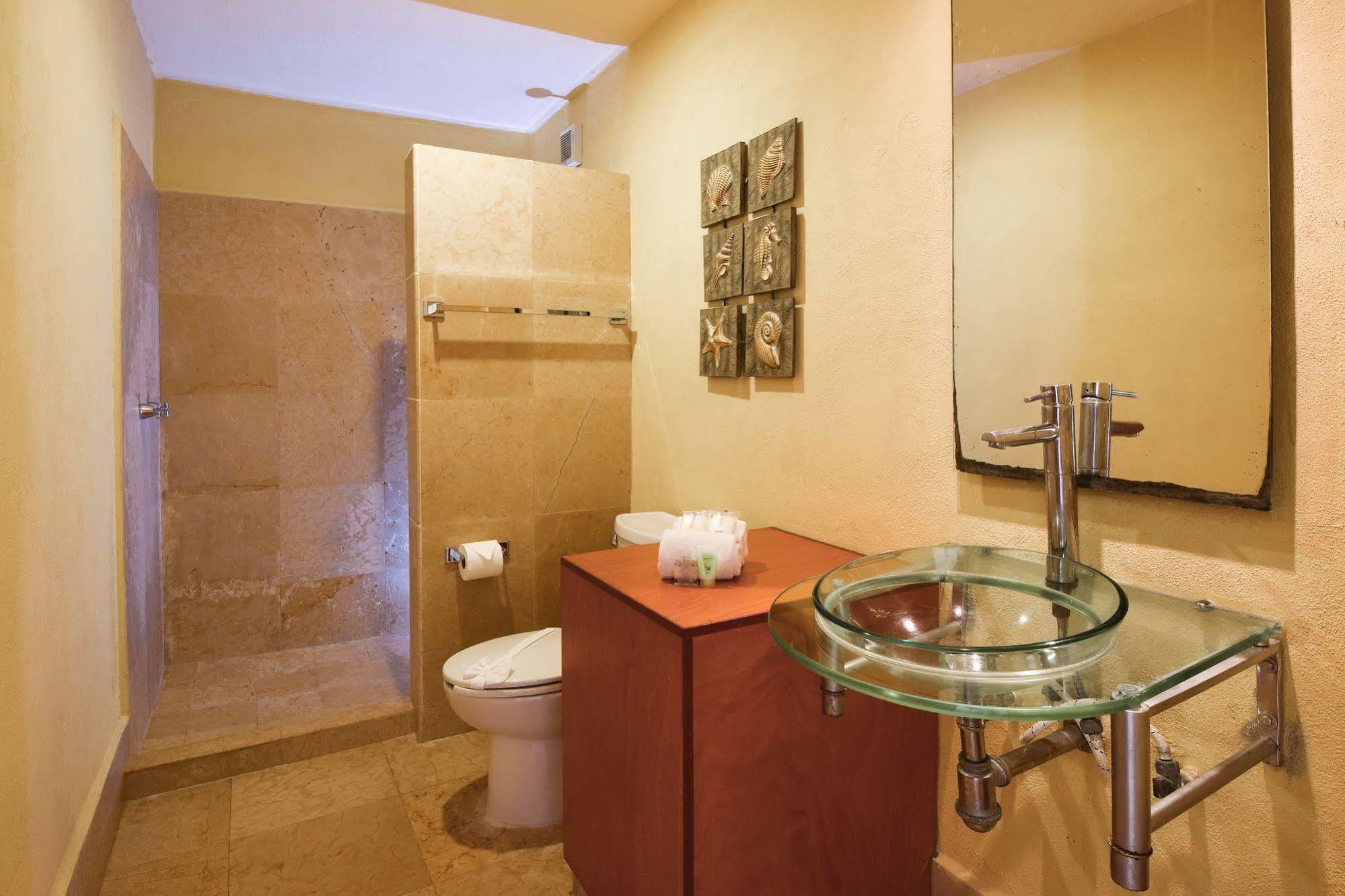 Ocean Plaza Condos Playa del Carmen Exterior photo
